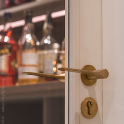 Joseph Giles FONTEYN Lever handles in brushed brass waxed - Door Handles