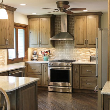 Warm Greys and Superior Storage in Davenport, IA