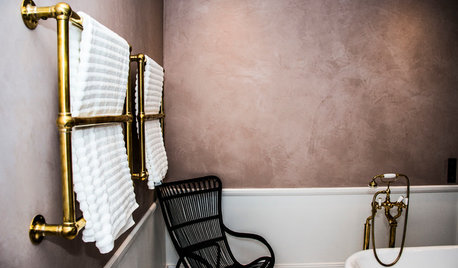 Mässingstrenden har flyttat in i badrummet