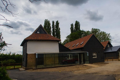 Example of a classic home design design in Cambridgeshire