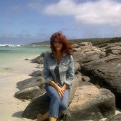 Lyn Teede's photo