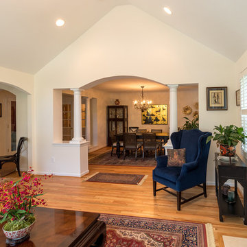 Half walls with columns makes for a nice separation of the rooms.
