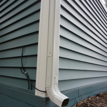 Quest Vinyl siding in Portsmouth Blue
