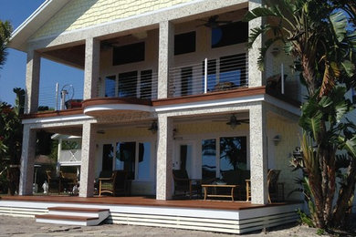 Exterior home idea in Tampa