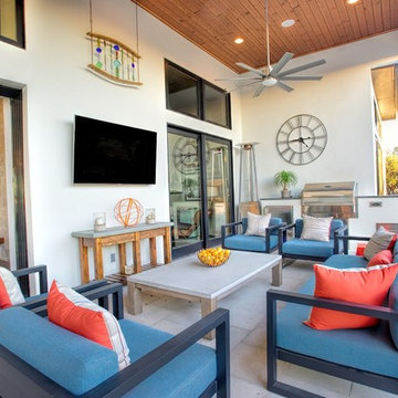 Contemporary / Transitional House in Terramont