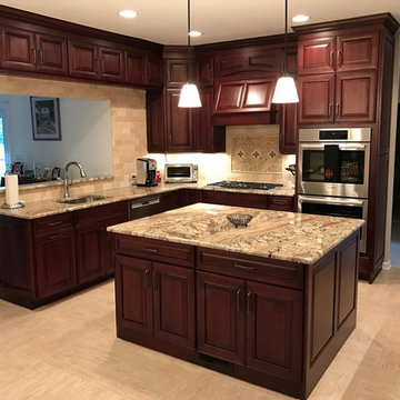 Dark Wood Traditional Kitchen | Freehold, NJ