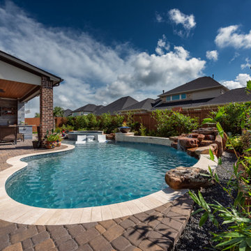 Swimming Pools & Out dooor Living