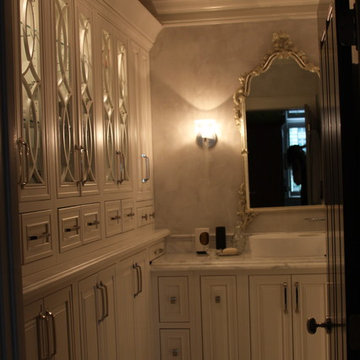 Transtional Bath with Elegance