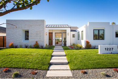 Home design - mid-century modern home design idea in Orange County