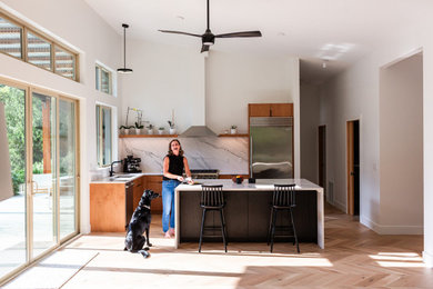 Kitchen - mid-sized 1960s kitchen idea in Seattle