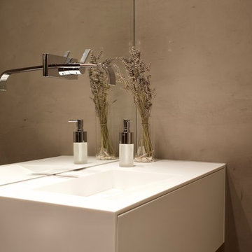 Minimalistisches Loft in historischem Vierkanthof