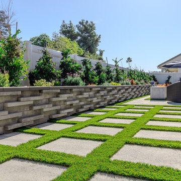 Poway, CA – Modern Grid Paver Patio with Art Deco Retaining Wall