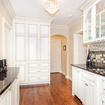 Butler Pantry / Wet Bar replace original Breakfast Room