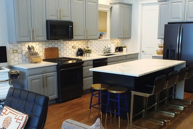 Inspiration for a contemporary kitchen remodel in Chicago