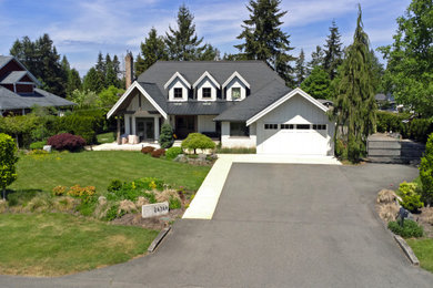 Trendy exterior home photo in Vancouver