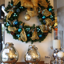 Traditional Wreaths And Garlands by TOKE