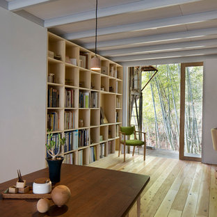 他の地域のモダンスタイルのおしゃれなホームオフィス・仕事部屋の写真