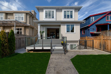 Home design - transitional home design idea in Vancouver