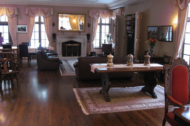 Home design - transitional home design idea in Toronto