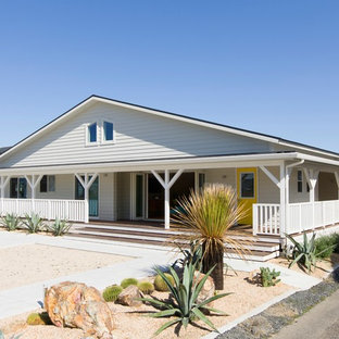 名古屋のビーチスタイルのおしゃれな家の外観の写真