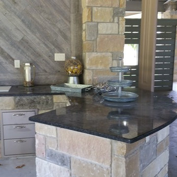 Outdoor Kitchen