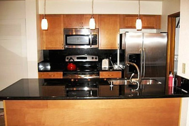 Example of a kitchen design in Hawaii