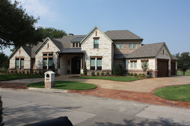 Exterior home photo in Dallas