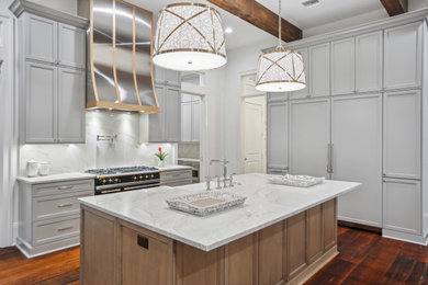 This is an example of a transitional kitchen in New Orleans.