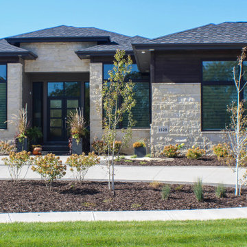 Front View of Botique Lawn and Home Environment