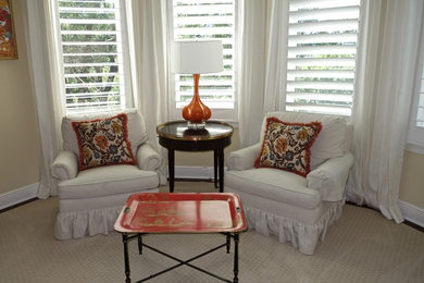 Example of a classic living room design in Austin