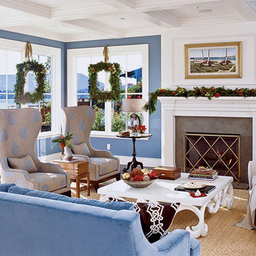 Christmas Decortaing in Living Room - MyHomeIdeas.com