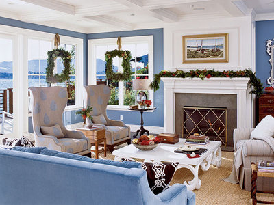 Christmas Decortaing in Living Room - MyHomeIdeas.com