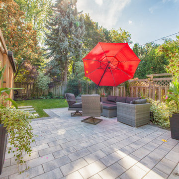 Beautiful Tall Wooden Fence Backyard - Greater Toronto Area