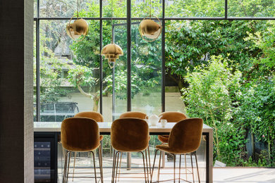 Example of a dining room design in Amsterdam