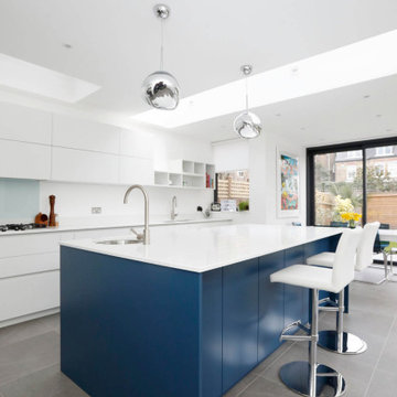 Bianco and Blu Petrolio Kitchen in Herne Hill