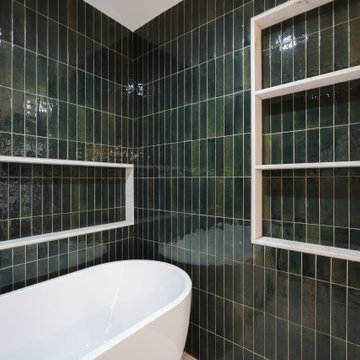 Emerald Green Porcelain Tile | Wet Room Detail | Lincoln Park, Chicago