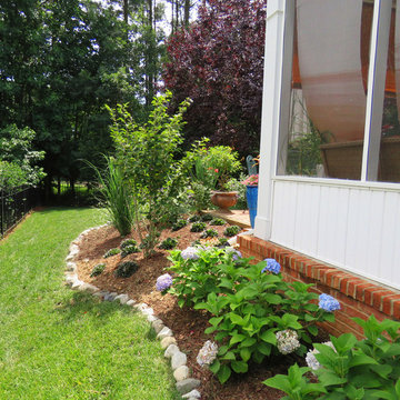 Side garden at Screened Porch and Patio