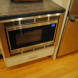 Timeless Transitional Kitchen - Kitchen Cabinetry