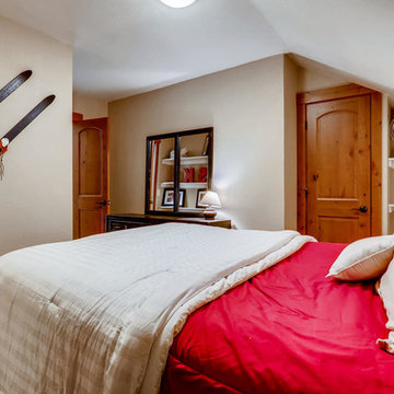 Base 9 Condo, Unit B3903