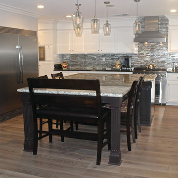 Kitchen remodle with Alta Vista Del Mar wood floors..