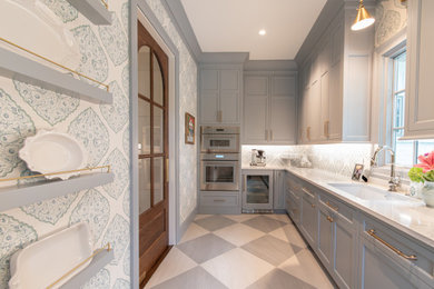 Example of a transitional kitchen design in Cincinnati