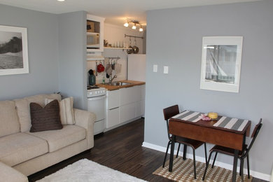 Dining room - coastal dining room idea in Philadelphia