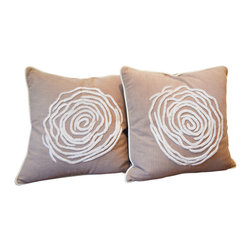 Pair of William Yeoward Linen Pillows - Products