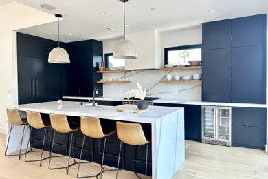 Example of a transitional kitchen design in Orange County