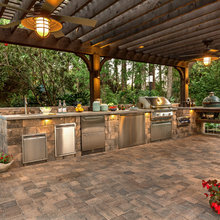 Outdoor Kitchen