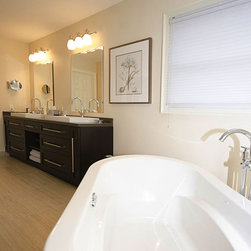 Free-Standing Tub - Bathtubs