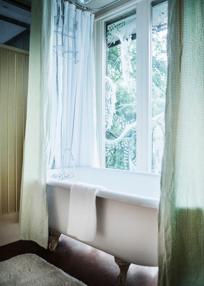 Farmhouse Bathroom gosherd