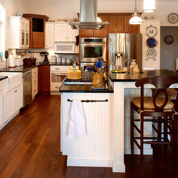Door style: Summit | Species: Paint Grade | Finish: Soft Cream