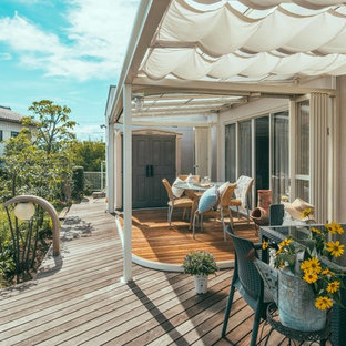 他の地域のシャビーシック調のおしゃれなデッキの写真