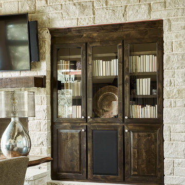 Cliff House: Living Room